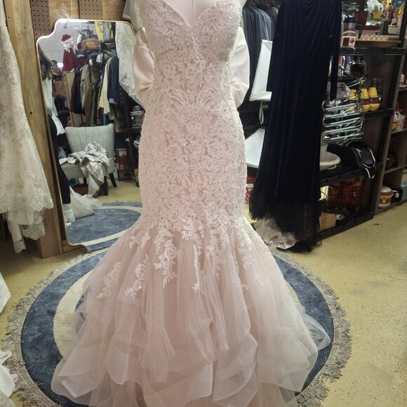 Mori Lee by Madeline Gardner #8118 Wedding Gown (Unaltered) - Picture 2 of 13